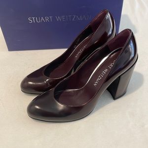 Stuart Weitzman - Stunning Bordeaux colored chunky healed pump
